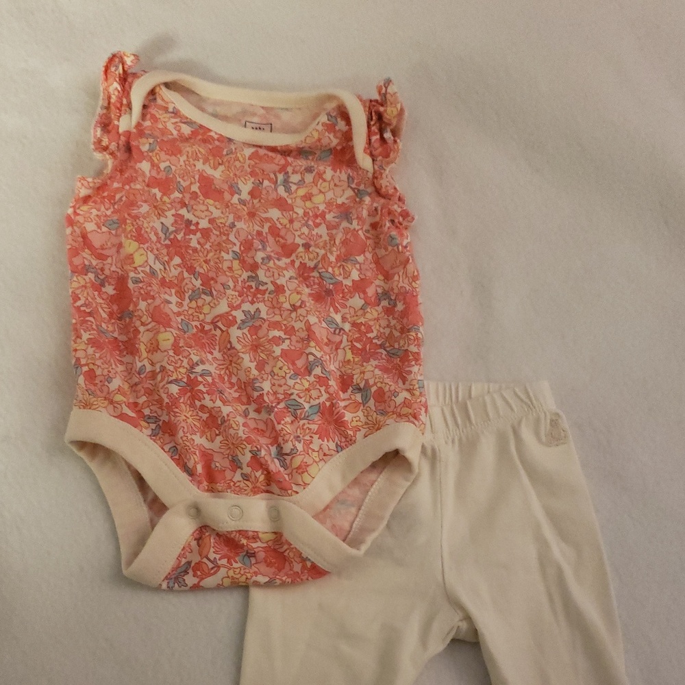 Baby Gap floral onsie and leggings size 0-3 months